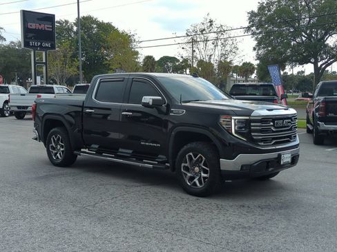 Used 2022 GMC Sierra 1500 SLT AWD/4WD image 8