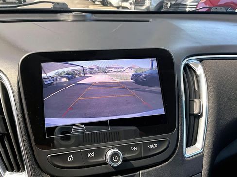Used 2021 Chevrolet Malibu LT FWD image 26