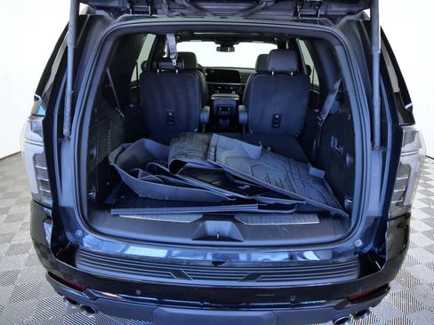Used 2025 Chevrolet Tahoe Z71 w/ Z71 Off-Road Package AWD/4WD image 11