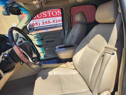 Used 2013 Cadillac Escalade Luxury AWD/4WD image 5