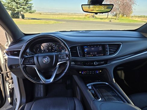 Used 2022 Buick Enclave Premium image 12