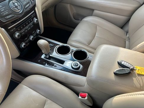 Used 2015 Nissan Pathfinder SL w/ Trailer Tow Package image 18