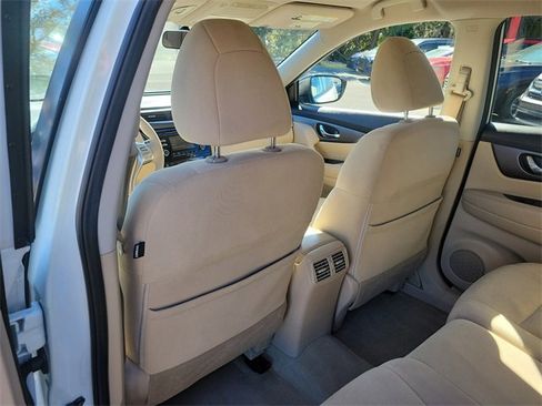 Used 2015 Nissan Rogue SV image 15