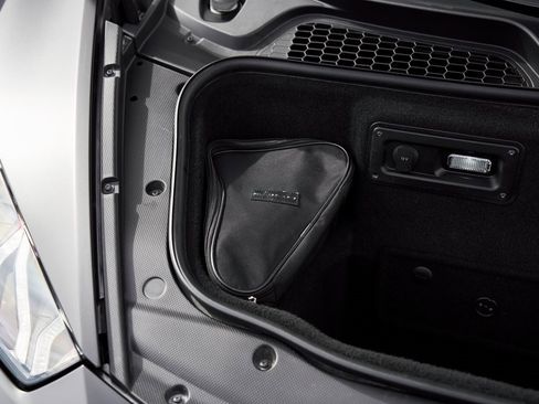 Used 2021 Lamborghini Huracan EVO image 17