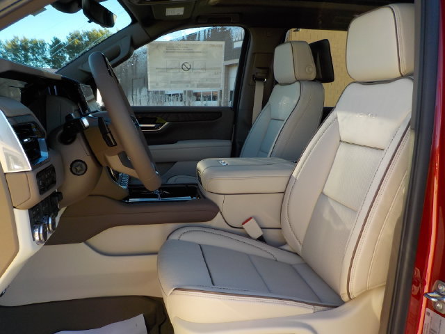 New 2026 GMC Yukon Denali w/ Denali Reserve Package AWD/4WD image 13