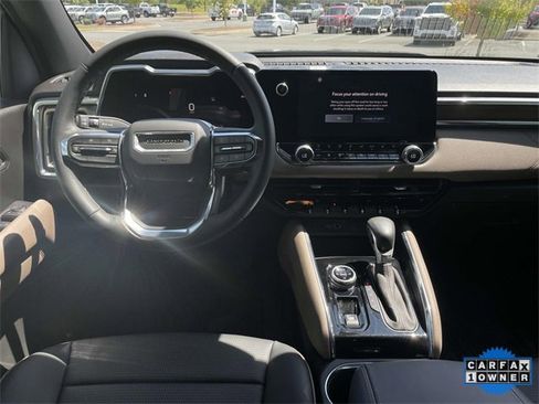 Used 2023 GMC Canyon Denali w/ Denali Black Edition image 11