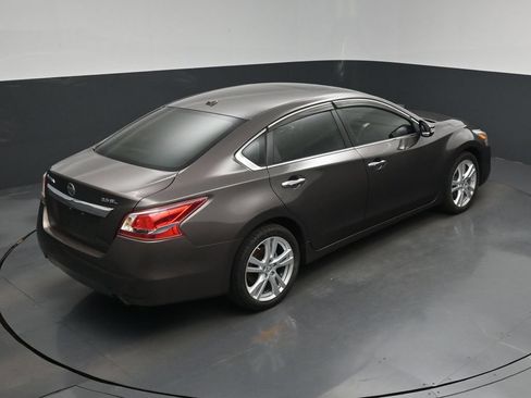 Used 2013 Nissan Altima 3.5 SL FWD image 24