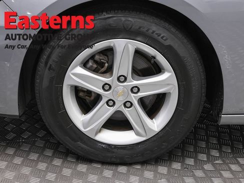 Used 2023 Chevrolet Malibu LT FWD image 32