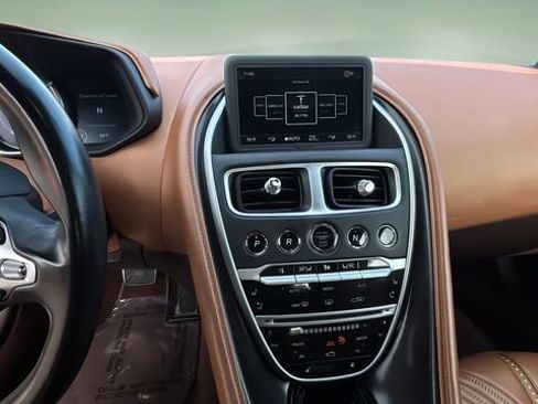 Used 2017 Aston Martin DB11 V12 image 10