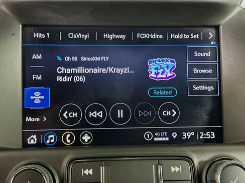 Used 2024 GMC Terrain SLT image 21