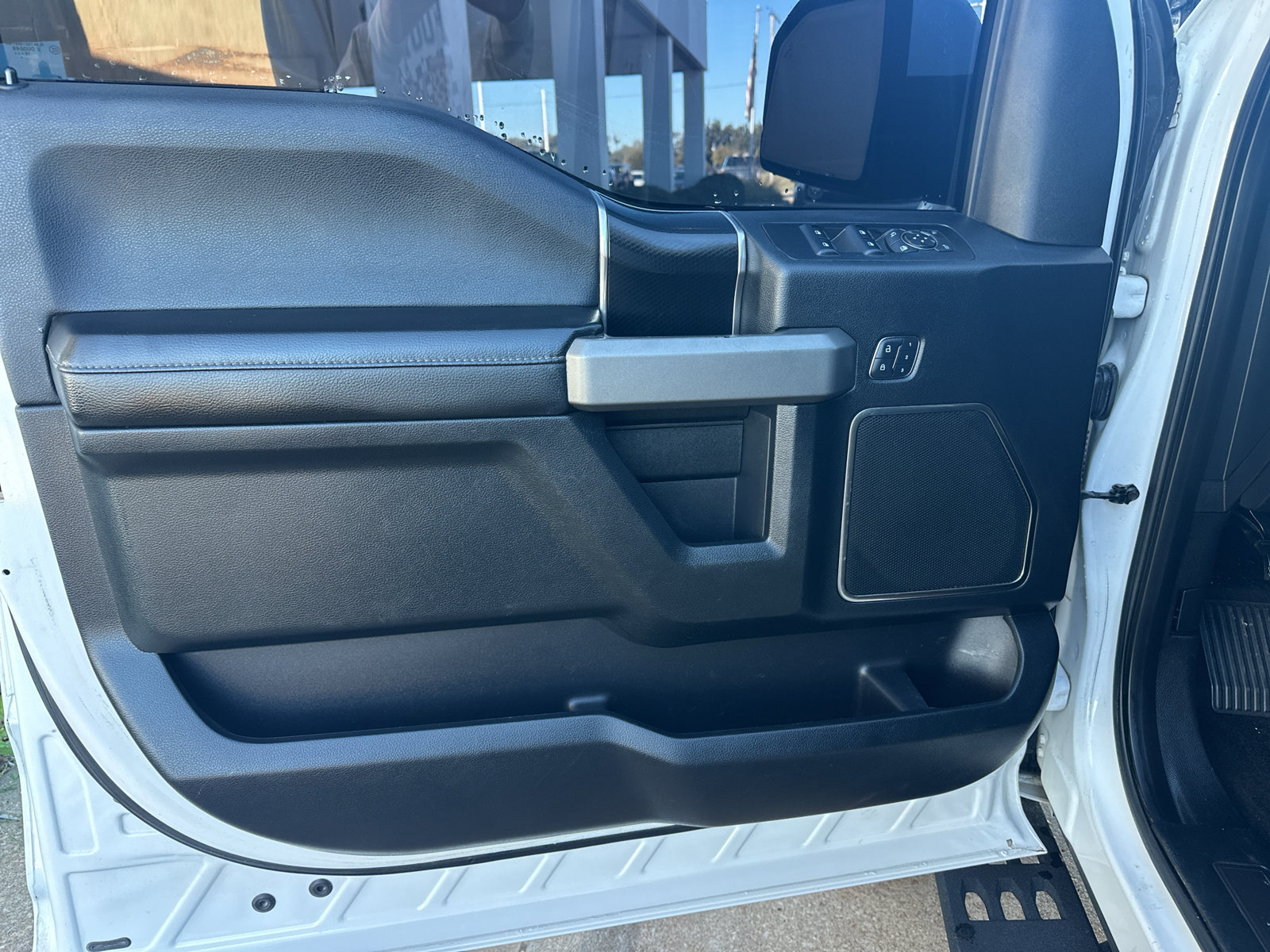 Used 2017 Ford F150 Raptor w/ Equipment Group 802A Luxury AWD/4WD image 16