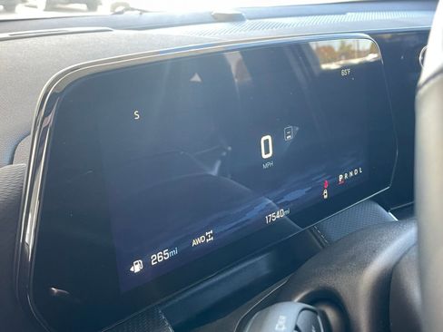 Used 2025 Chevrolet Equinox LT image 39