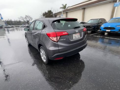 Used 2017 Honda HR-V LX image 7