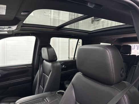 Used 2022 Chevrolet Tahoe Z71 w/ Luxury Package image 35