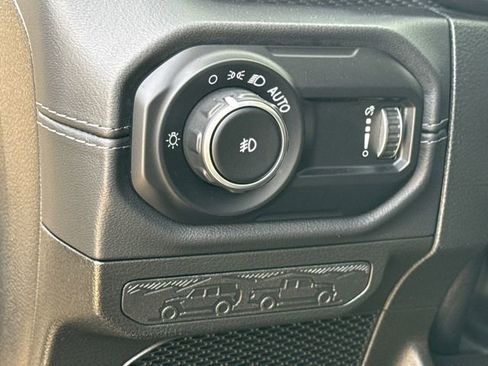 Used 2024 Jeep Wrangler Unlimited Rubicon w/ Convenience Group AWD/4WD image 22
