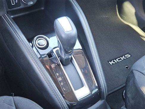 Used 2020 Nissan Kicks SV image 21