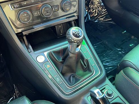 Used 2017 Volkswagen GTI Autobahn image 9