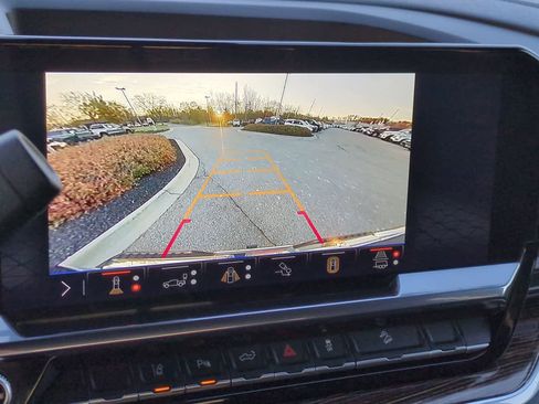 Used 2025 GMC Sierra 2500 SLE image 28