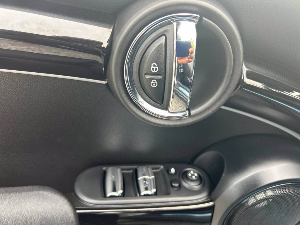 Used 2024 MINI Cooper S w/ Seaside Edition FWD image 17