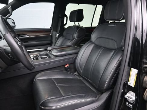 Used 2023 Jeep Grand Wagoneer Series II AWD/4WD image 1