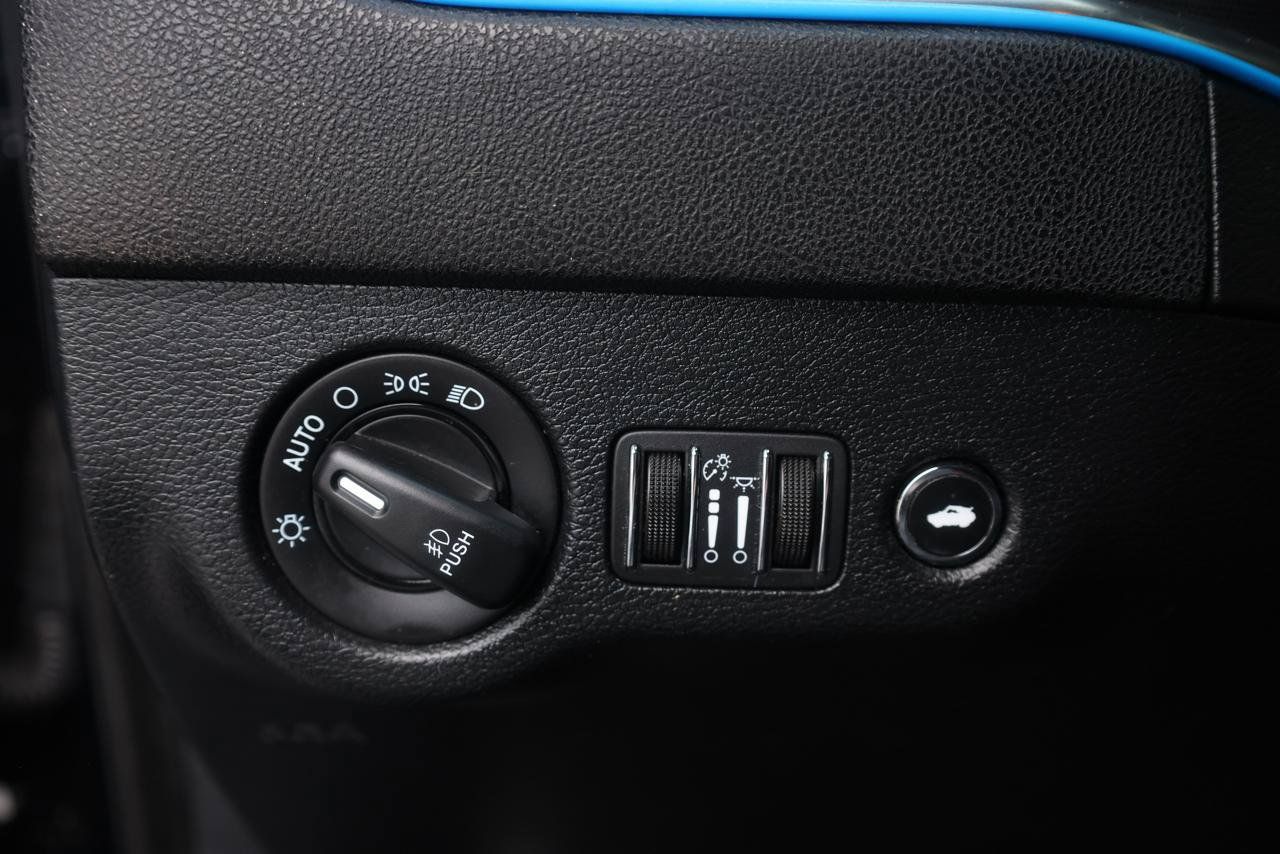Used 2017 Dodge Charger R/T RWD image 27