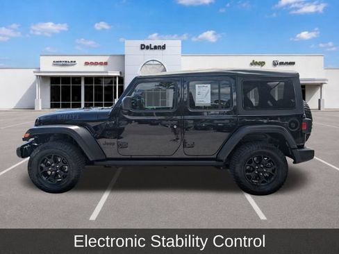 Used 2022 Jeep Wrangler Unlimited Sport AWD/4WD image 9