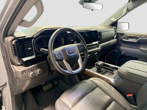 Used 2025 GMC Sierra 1500 Elevation w/ Elevation Premium Package AWD/4WD image 9
