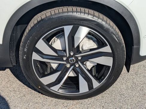 New 2026 Volvo XC40 B5 Ultra w/ Protection Package Premier image 11