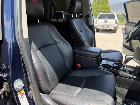 Used 2017 Toyota 4Runner TRD Off-Road Premium AWD/4WD image 25
