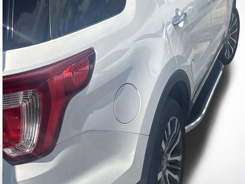 Used 2017 Ford Explorer Platinum AWD/4WD image 11