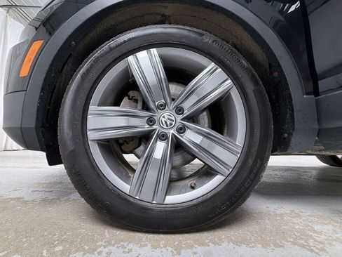 Used 2018 Volkswagen Tiguan SEL Premium AWD/4WD image 17