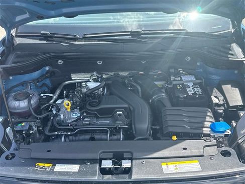 New 2025 Volkswagen Taos SE FWD image 34
