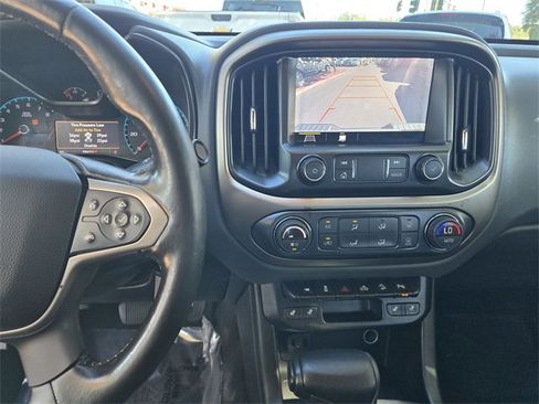 Used 2019 Chevrolet Colorado Z71 w/ Z71 Midnight Edition image 13