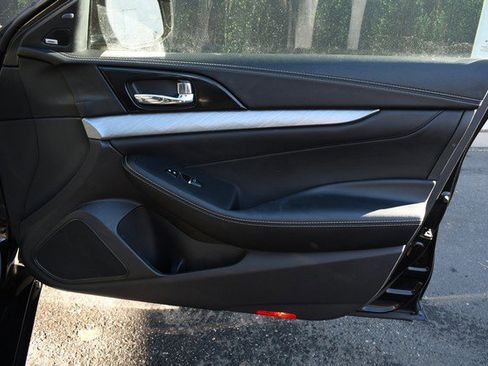 Used 2018 Nissan Maxima 3.5 SL image 24