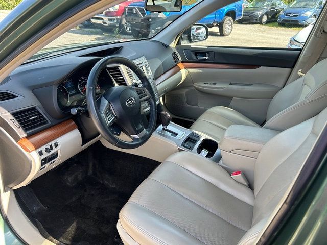 Used 2014 Subaru Outback 2.5i Limited w/ Moonroof Package AWD/4WD image 4