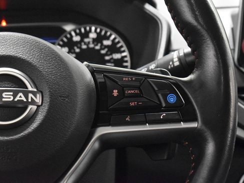 Used 2023 Nissan Altima 2.5 SR AWD/4WD image 9