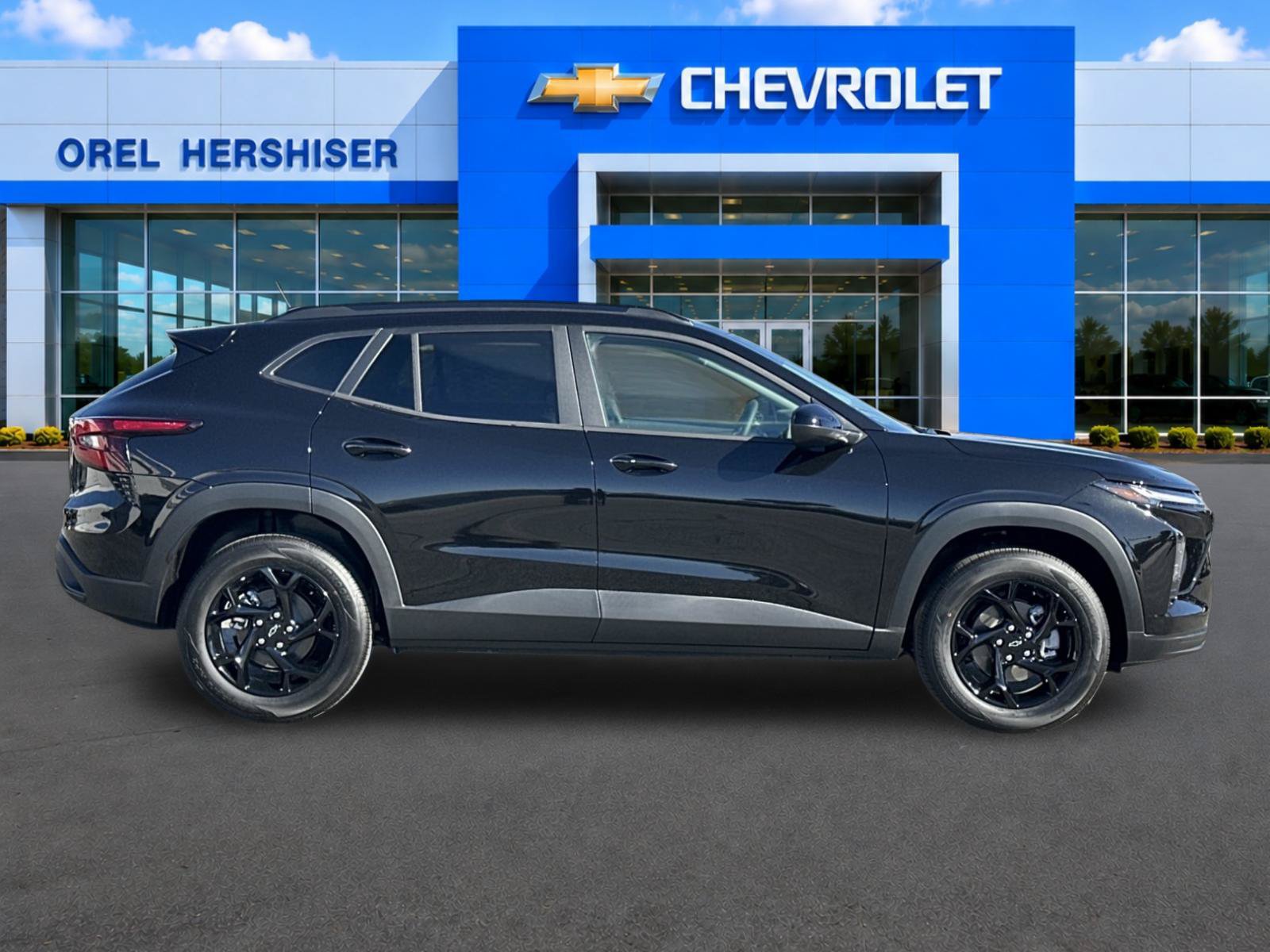 New 2026 Chevrolet Trax LT w/ Driver Confidence Package FWD image 3