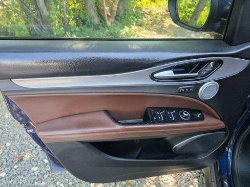 Used 2018 Alfa Romeo Stelvio Ti Sport AWD/4WD image 11