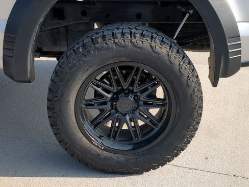 Used 2019 Ford F150 XLT image 12