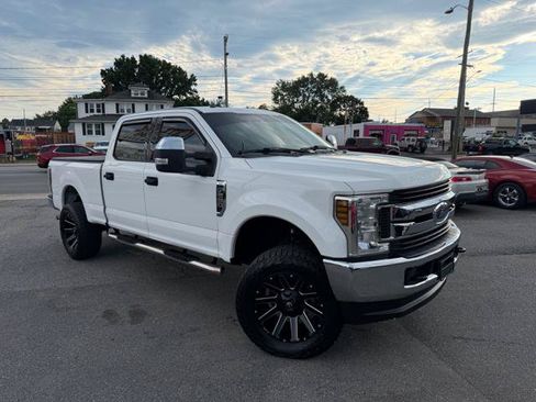 Used 2018 Ford F250 XLT AWD/4WD image 2