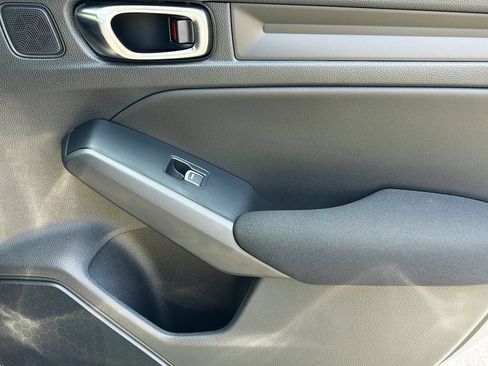 Used 2025 Honda Civic Sport image 29