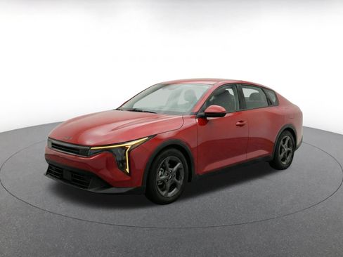Used 2025 Kia K4 FWD image 3