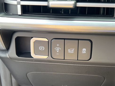 Used 2024 Hyundai Santa Fe Limited image 33