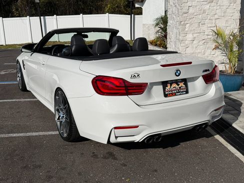 Used 2018 BMW M4 Convertible image 13