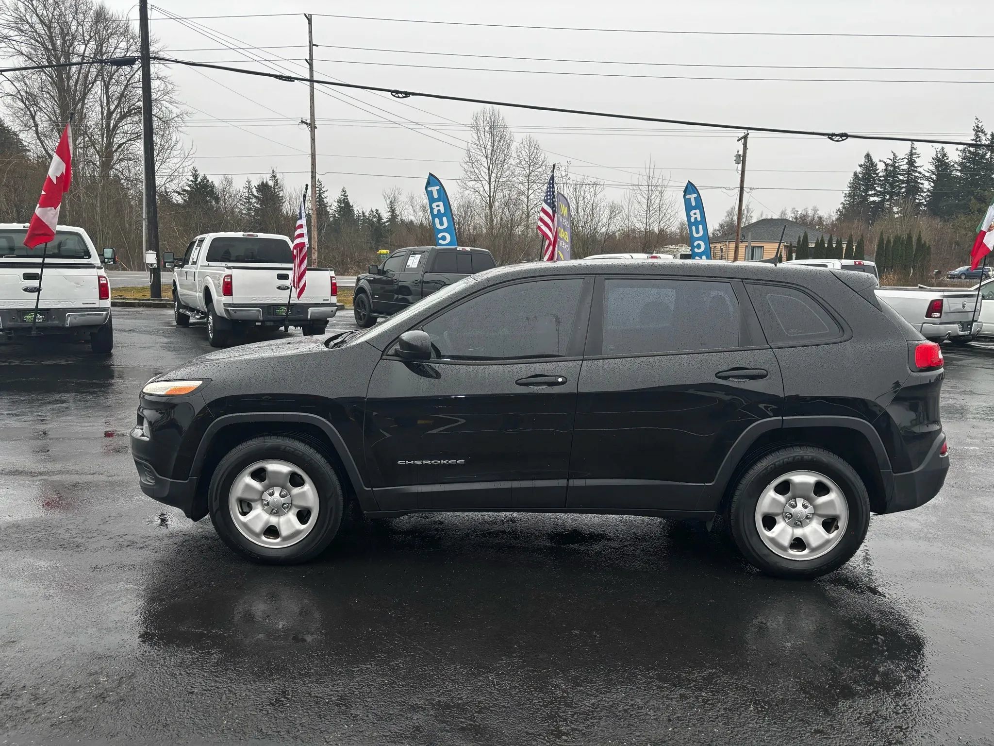 Used 2017 Jeep Cherokee Sport AWD/4WD image 4