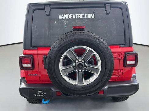 Used 2024 Jeep Wrangler Unlimited w/ Convenience Group AWD/4WD image 8