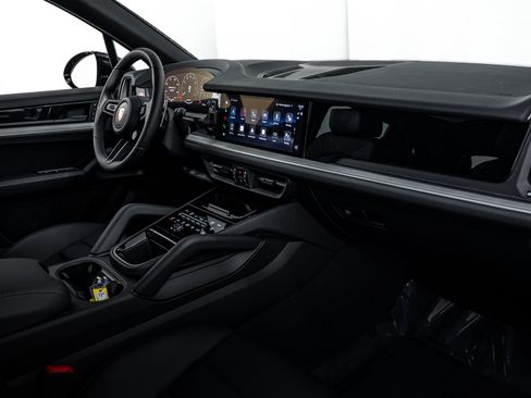 Certified 2026 Porsche Cayenne AWD/4WD image 12
