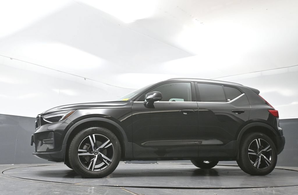 Used 2025 Volvo XC40 B5 Core AWD/4WD image 53
