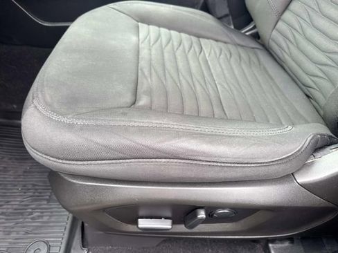 Used 2020 Ford Explorer XLT image 21