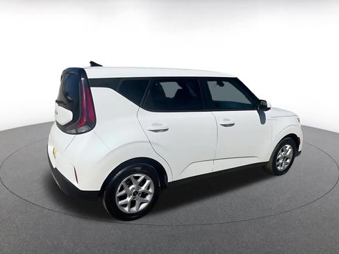 Used 2025 Kia Soul LX w/ LX Technology Package FWD image 14